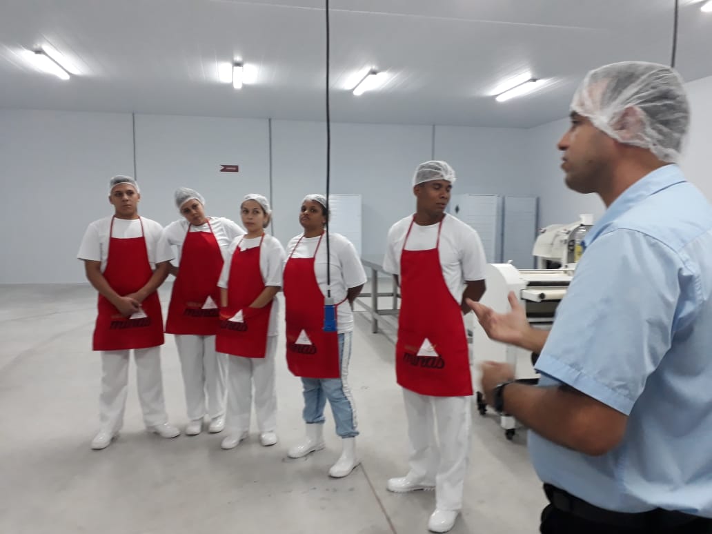 Capacitação presencial corporativa de colaboradores sobre os requisitos da norma ISO 9001